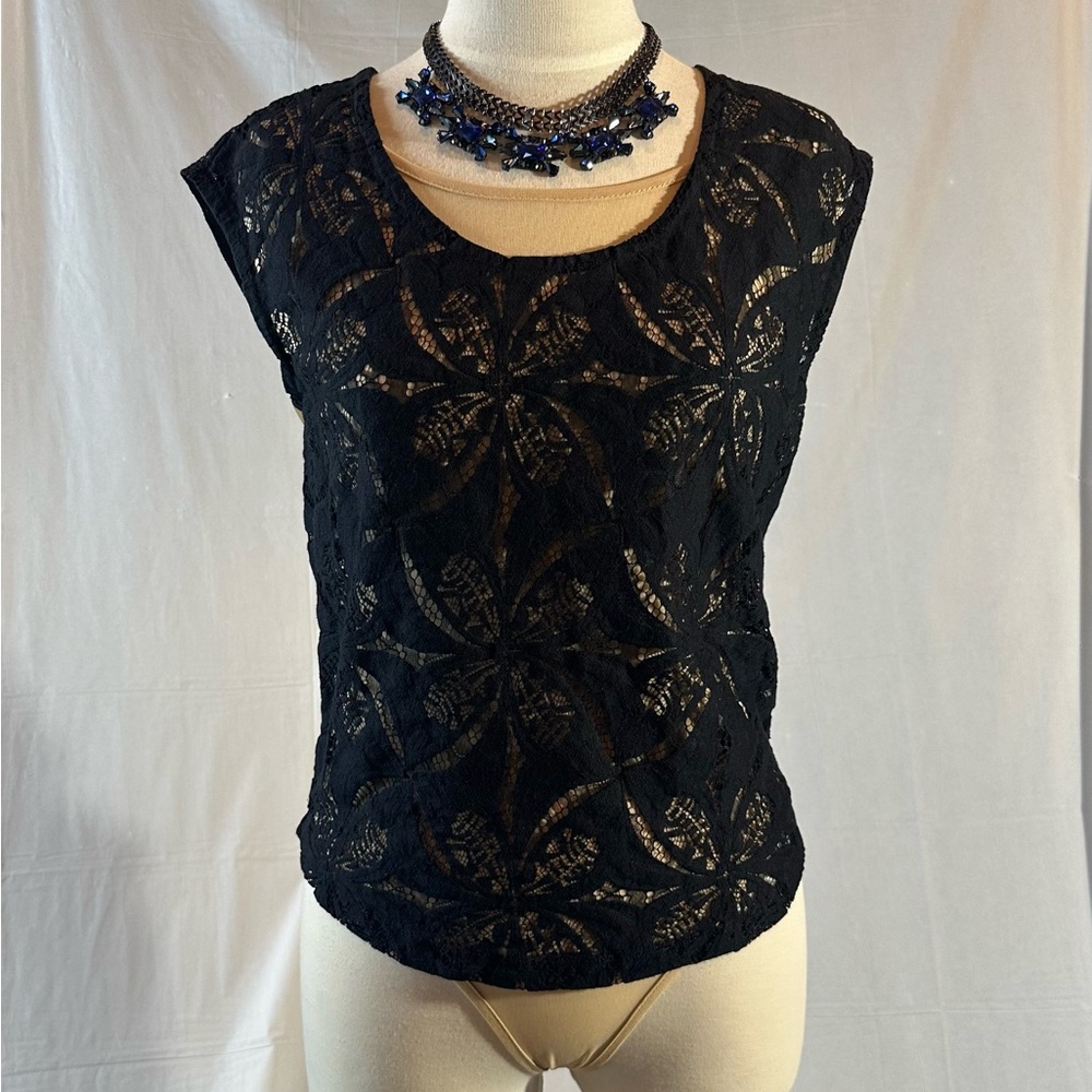 Banana Republic Hibiscus Floral Lace Top Black Sleeveless Petite